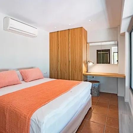 Sea And Sun Metaxy Mas, Brand-new, Beachfront ! *