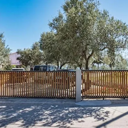 Sea And Sun Metaxy Mas, Brand-new, Beachfront ! *