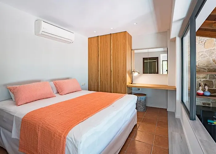 Sea And Sun Metaxy Mas, Brand-new, Beachfront ! *