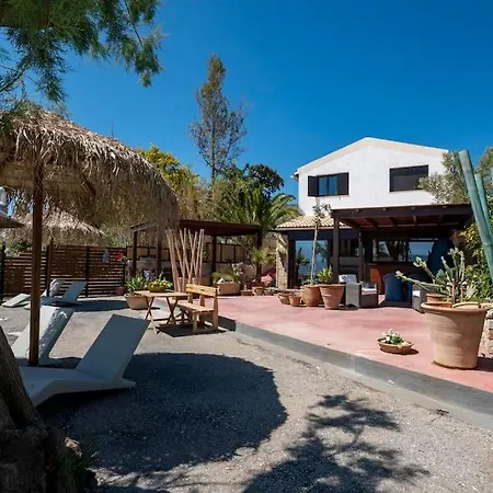 Feriehus Sea And Sun Metaxy Mas, Brand-new, Beachfront !