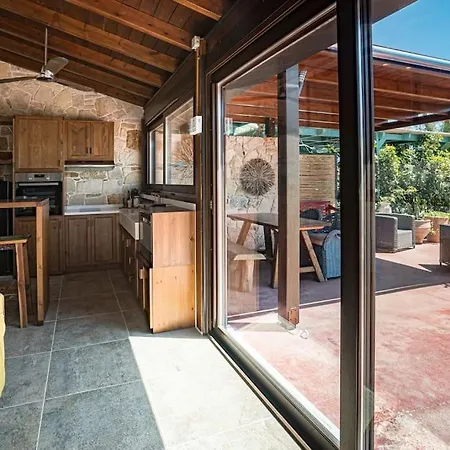 Vakantiehuis Sea And Sun Metaxy Mas, Brand-new, Beachfront ! Chania (Crete)