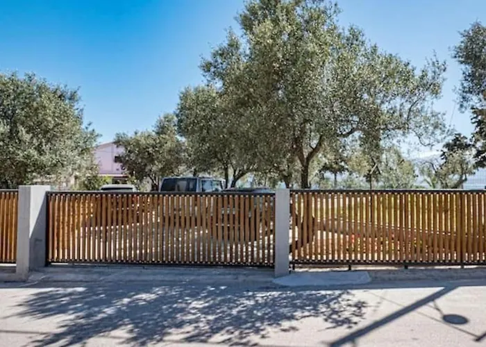 Sea And Sun Metaxy Mas, Brand-new, Beachfront ! *